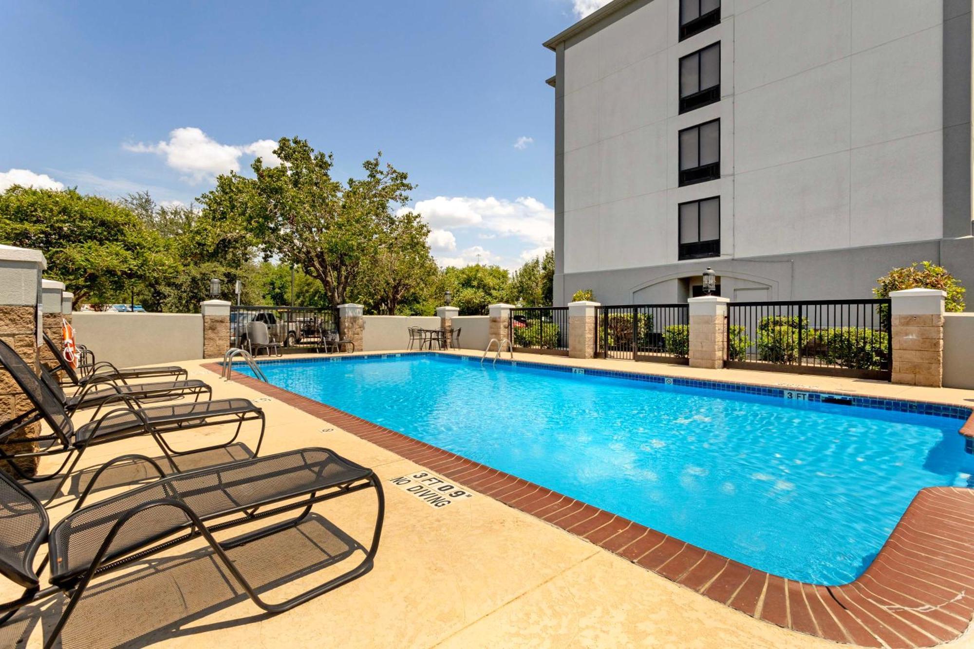 Best Western Plus Sugar Land-Stafford Extérieur photo